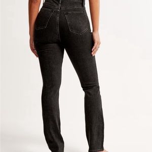 Abercrombie Curve Love Ultra High Rise 90s Slim Straight Jean in Black